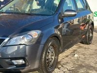 Gebraucht Kia Ceed 90 PS (66 kW) 2009 Grau Kleinwagen