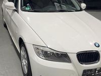 Gebraucht BMW 320 184 PS (135 kW) 2010 Weiß Kombi