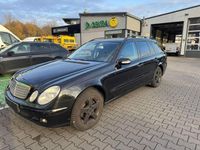 Gebraucht Mercedes E220 150 PS (110 kW) 2004 Schwarz Kombi