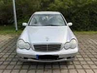 Gebraucht Mercedes C180 129 PS (94 kW) 2001 Silber Limousine