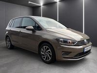 Gebraucht VW Golf VII Sound 110 PS (80 kW) 2017 Gold Limousine