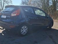 Gebraucht Ford Fiesta Ambiente 60 PS (44 kW) 2015 Blau Kleinwagen