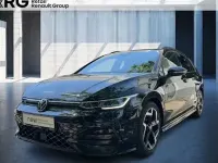 Gebraucht VW Golf VIII R-line 150 PS (110 kW) 2025 Grenadillschwarz metallic Kombi