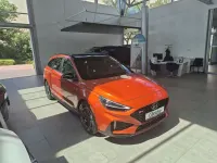 Neu Hyundai i30 150 PS (110 kW) 2026 Jupiter orange / met Kombi