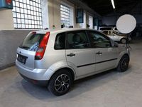 Gebraucht Ford Fiesta Ambiente 60 PS (44 kW) 2003 Silber Limousine