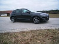 Gebraucht Hyundai i30 Trend 120 PS (88 kW) 2023 Schwarz Limousine