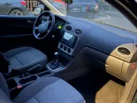 Usado Ford Focus Ambiente 75 CV (55 kW) 2005 Verde Berlina