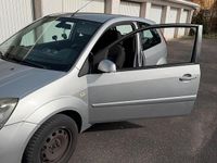 Gebraucht Ford Fiesta 80 PS (58 kW) 2008 Silber Kleinwagen