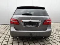 Gebraucht Mercedes B250 Urban 211 PS (155 kW) 2015 Grau Kleinwagen
