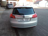 Gebraucht Opel Insignia Design Edition 131 PS (96 kW) 2011 Gold Kombi