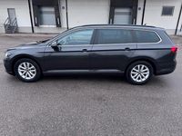 Gebraucht VW Passat 150 PS (110 kW) 2021 Braun Kombi