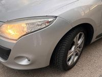 Gebraucht Renault Mégane 106 PS (77 kW) 2012 Grau Limousine