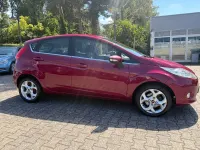 Gebraucht Ford Fiesta Ambiente 82 PS (60 kW) 2008 Rot Kleinwagen