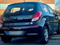 Gebraucht Hyundai i20 Edition 86 PS (63 kW) 2014 Schwarz Kleinwagen