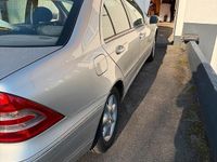 Gebraucht Mercedes 220 143 PS (105 kW) 2002 Silber Limousine