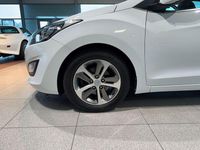 Gebraucht Hyundai i30 GO! 101 PS (74 kW) 2016 Weiß Limousine