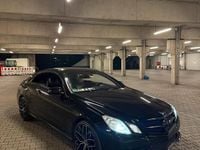 Gebraucht Mercedes E350 AMG 231 PS (169 kW) 2010 Schwarz Coupé