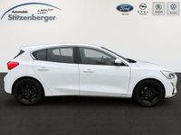 Gebraucht Ford Focus Cool & Connect 125 PS (91 kW) 2019 Frostweiß Limousine