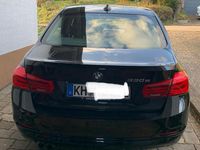 Gebraucht BMW 330e 2017 Schwarz Limousine