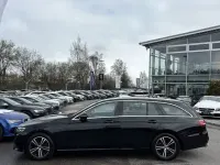 Usado Mercedes E200 160 CV (117 kW) 2023 Negro Familiar