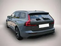 Gebraucht Volvo V60 Plus 197 PS (144 kW) 2024 Manufacturer Kombi