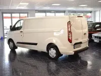 Gebraucht Ford Transit Custom 131 PS (96 kW) 2022 Weiß Van / Kleinbus