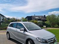 Gebraucht Mercedes B180 122 PS (89 kW) 2012 Silber Van / Kleinbus