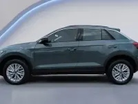 Gebraucht VW T-Roc Life 150 PS (110 kW) 2025 Petroleum blue metallic SUV