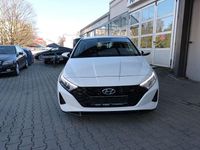 Gebraucht Hyundai i20 101 PS (74 kW) 2022 Weiß Kleinwagen