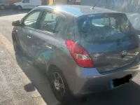 Gebraucht Hyundai i20 78 PS (57 kW) 2012 Grau Kleinwagen