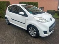 Gebraucht Peugeot 107 68 PS (50 kW) 2009 Weiß Kleinwagen