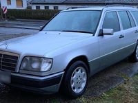 Gebraucht Mercedes E250 113 PS (83 kW) 1996 Silber Kombi
