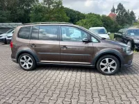 Gebraucht VW Touran Cross 105 PS (77 kW) 2012 Braun Van / Kleinbus