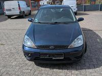 Gebraucht Ford Focus 100 PS (73 kW) 2001 Blau Kleinwagen