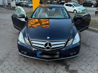 Gebraucht Mercedes E200 184 PS (135 kW) 2010 Blau Coupé