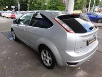 Gebraucht Ford Focus Style 101 PS (74 kW) 2010 Polarsilber metallic (metallic) Kleinwagen