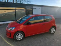 Usado VW up! 60 CV (44 kW) 2017 Rojo Utilitario