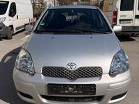 Gebraucht Toyota Yaris 87 PS (63 kW) 2003 Silber Limousine