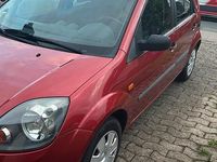 Gebraucht Ford Fiesta 80 PS (58 kW) 2007 Rot Kleinwagen