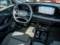 Gebraucht Audi Q6 e-tron Performance 225 kW (306 PS) 2025 Daytonagrau perleffekt SUV