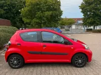 Gebraucht Toyota Aygo 68 PS (50 kW) 2009 Rot Kleinwagen