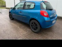 Gebraucht Renault Clio 75 PS (55 kW) 2005 Blau Kleinwagen