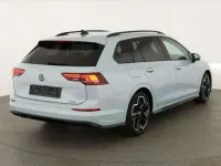 Neu VW Golf VIII R-line 204 PS (150 kW) 2026 Crystal ice blue metallic Kombi