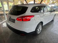 Gebraucht Ford Focus Trend 105 PS (77 kW) 2017 Weiß Limousine