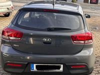 Gebraucht Kia Rio 84 PS (61 kW) 2021 Grau Limousine