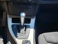 Gebraucht BMW 320 184 PS (135 kW) 2011 Silber Kombi