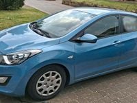 Gebraucht Hyundai i30 Advantage 99 PS (72 kW) 2014 Blau Limousine