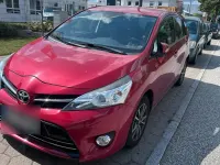 Gebraucht Toyota Verso 147 PS (108 kW) 2014 Rot Van / Kleinbus