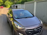Gebraucht Hyundai i30 128 PS (94 kW) 2013 Braun Kleinwagen