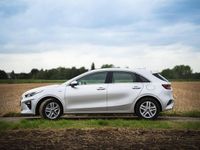 Używany Kia Ceed Vision 99 KM (72 kW) 2018 Srebrny Hatchback